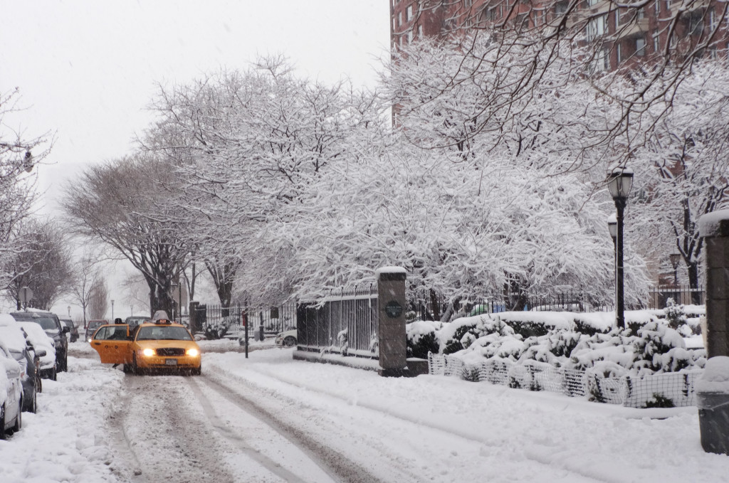 Taxi-in-snow-on-Rector-2-3-2014